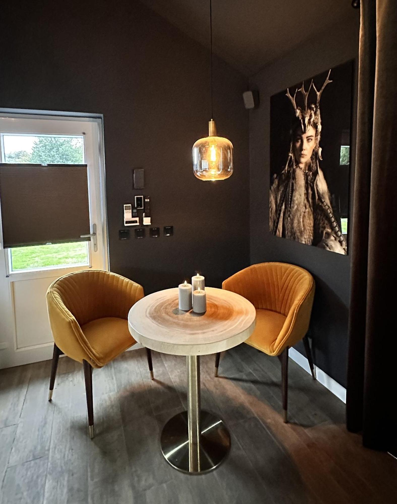 Wellness Tuin - Ultieme Partner Beleving - St Hubertus Suite Met Jacuzzi ,Openhaard, Prive Hottub En Prive Sauna In Jachthut Stijl Horst Exterior photo